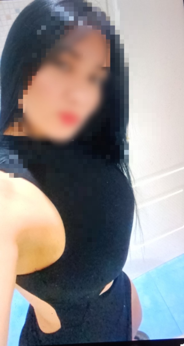 Sara española masajista