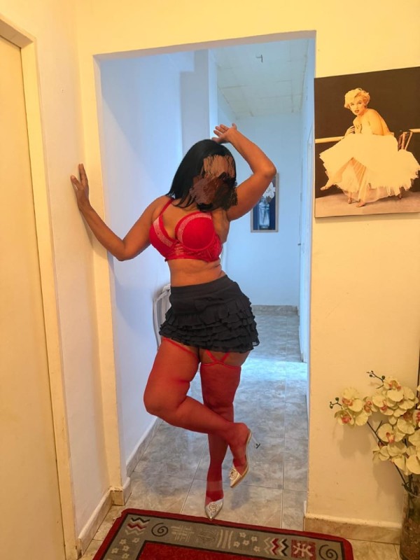 Madurita perla latina 24h muy guapa