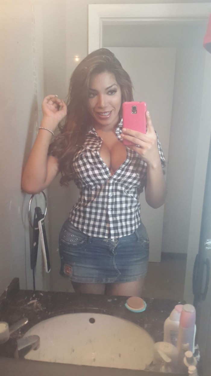 KARLA TRANSEXUAL LATINA CUERPAZO REAL DON BENITO