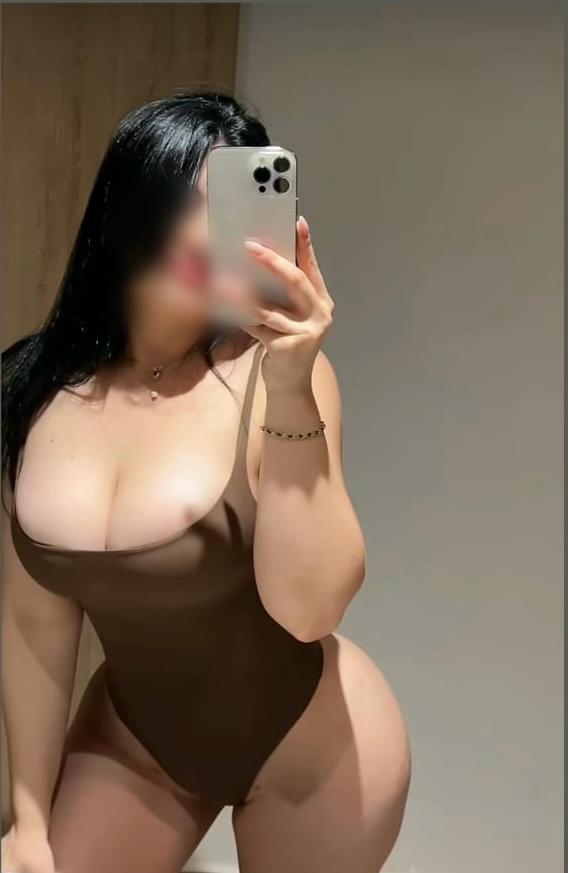 VEN A PROBAR MIS RICOS MOVIMIENTOS DE CADERA