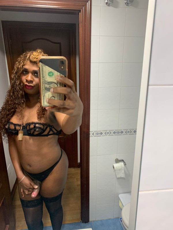 LATINA DE CHOCOLATE EN MALAGA