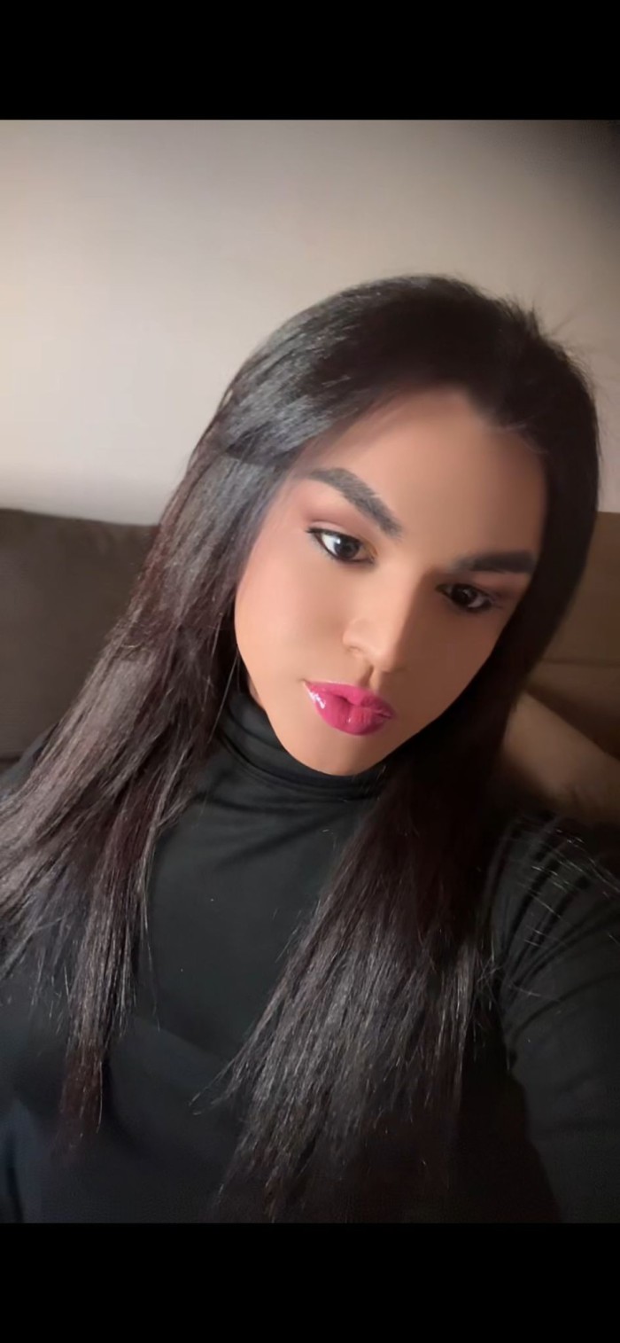 Hola buena mi nombre es verónica chica trans