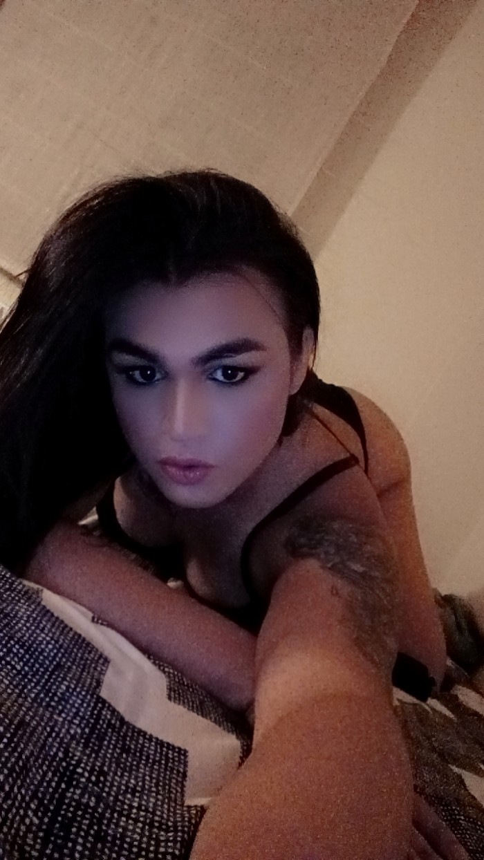 Hola buena mi nombre es verónica chica trans