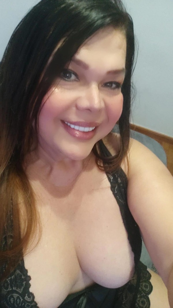 Laura trans madurita curvy sexy en tu ciudad