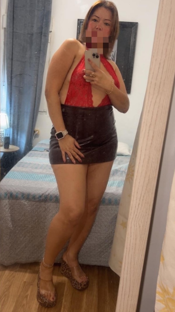 COLOMBIANA CARIÑOSA COMPLACIENTE,Y FIESTERA,CADIZ CAPITAL