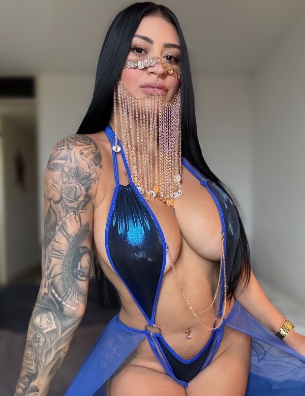 HERMOSA COLOMBIANA TOP MODEL MUY COMPLETA