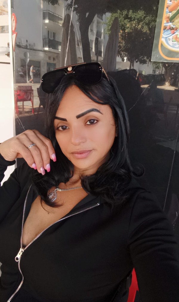 TRANSEXUAL BRASILEÑA SENSUAL Y ACTIVA PASIVA