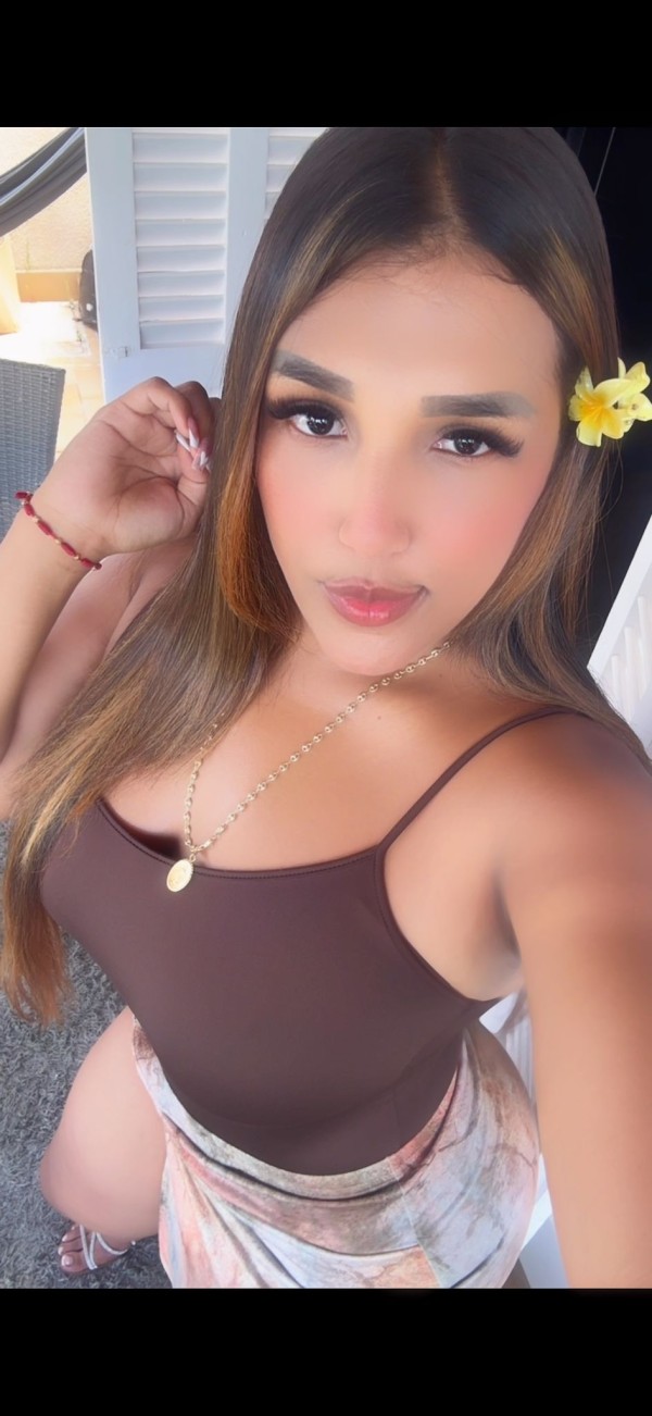 Exquisita culona rubia todo terreno salidas gandia 24 h