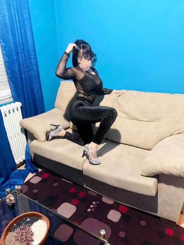 Estrella latina morenaza guapísima 24h