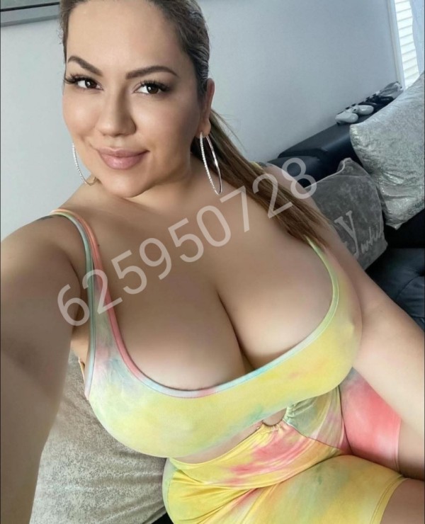 30€ NOVEDAD soy real te doy buenas tetas y scuirt en tu cara sin prisas