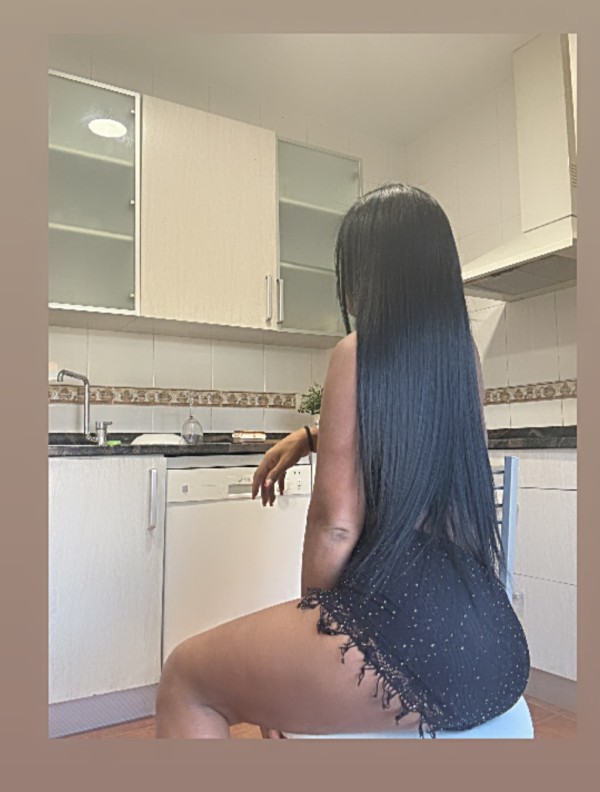 Tati, reina de la fiestas blancas, activa vergona