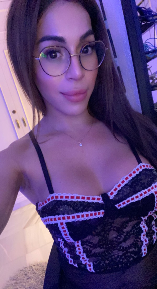 SIN RESTRICCIONES MUÑEQUITA TRANS, 613900174