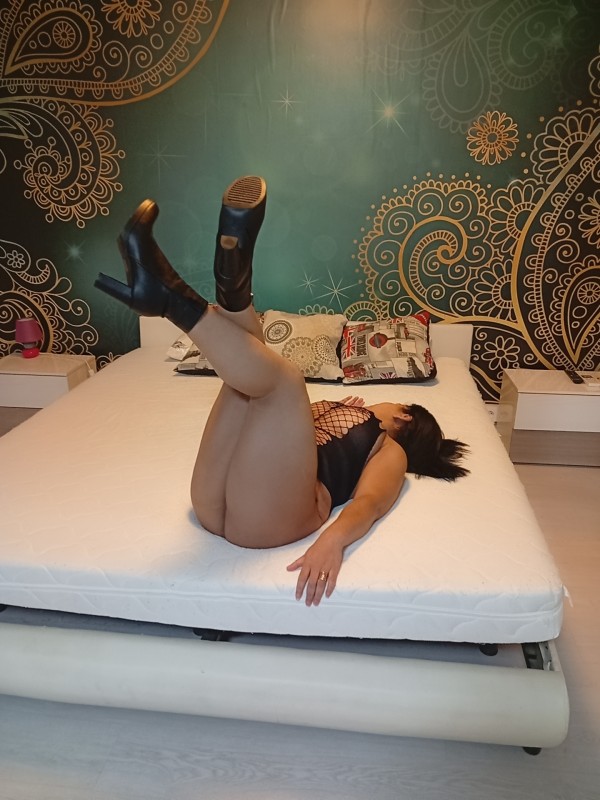 MORENA QUIERE BUENO FRANCÉS NATURAL LLAMA