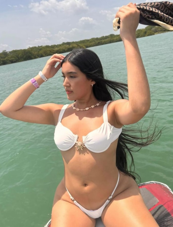 KENDAL TU ESCORT DE LUJO PRIMERA VEZ EN ARANDA DE DUERO