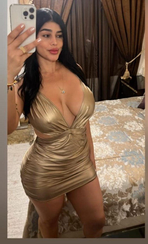 JOVENCITA LATINA MUY SEXY EN BENALMADENA