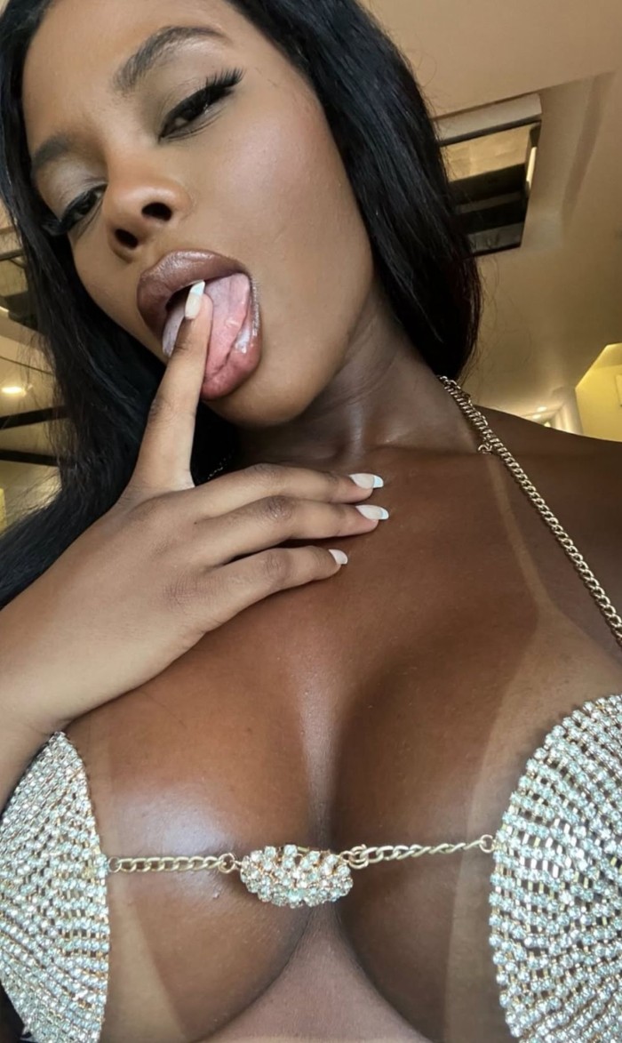 RECIÉN LLEGADA EL JACA – CAPITAL – HERMOSA BRASILEÑA FESTEIRA Y VICOSA HOT