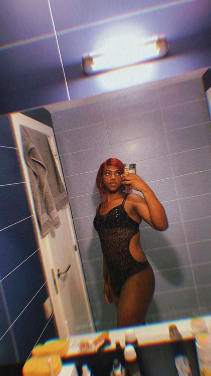 EN LA SAGRADA FAMILIA SEXO FIESTA A TOPE NOVEDAD