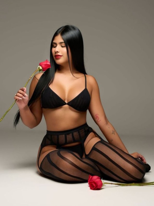 Jovencita latina /piel morena./No hago Salidas.