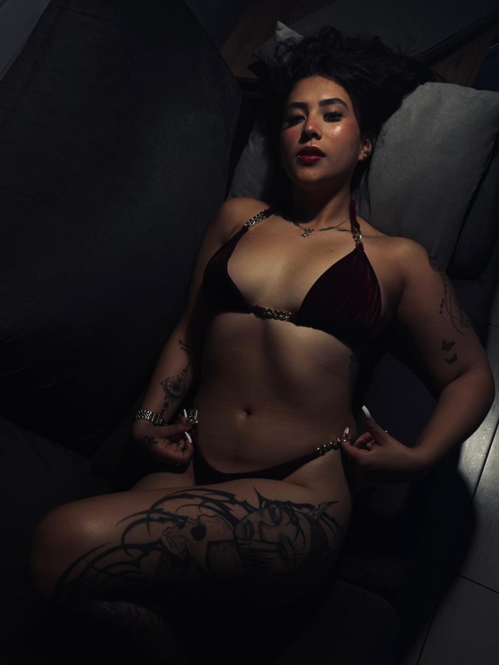 SARA SEXY COLOMBIANA