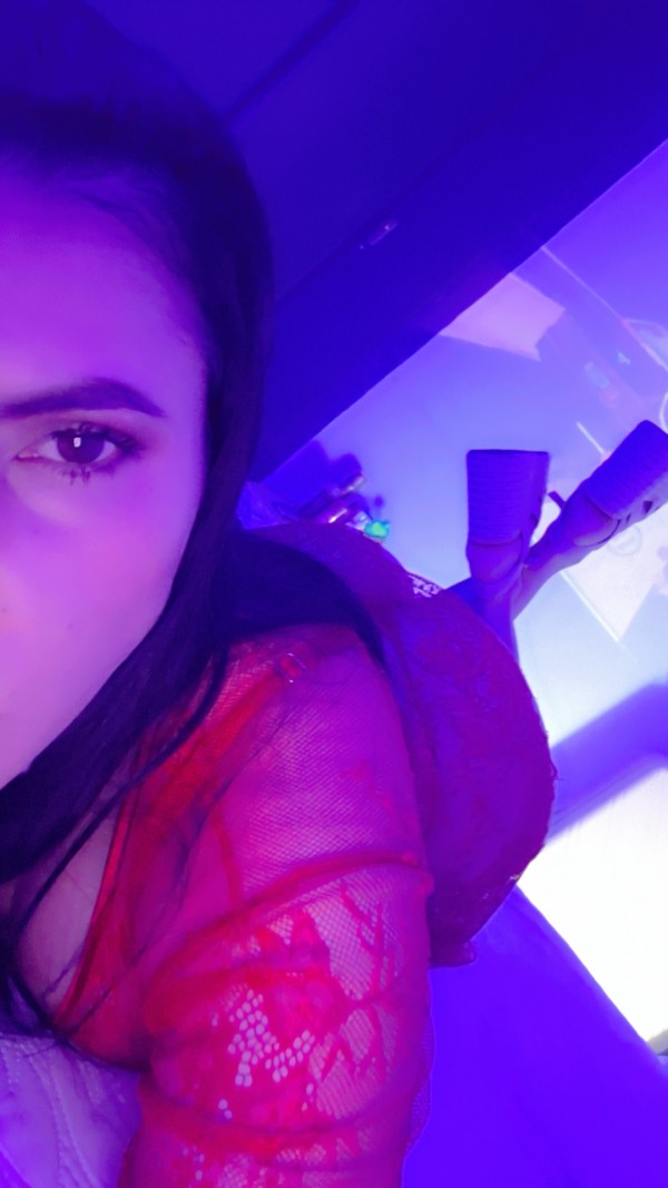 LAS LATINAS SOMOS CARIÑOSITAS Y MUY HERMOSAS