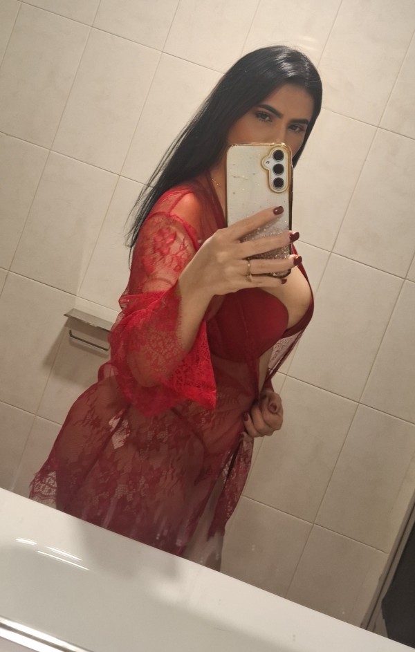 HERMOSA COLOMBIANA EN GRANADA