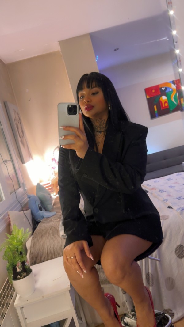 Soy Kamilafoxx oficial gustosa de todos pero no de todos