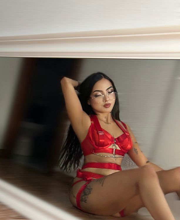 DESEOSA DE SENTIR PASIÓN PEÑÍSCOLA