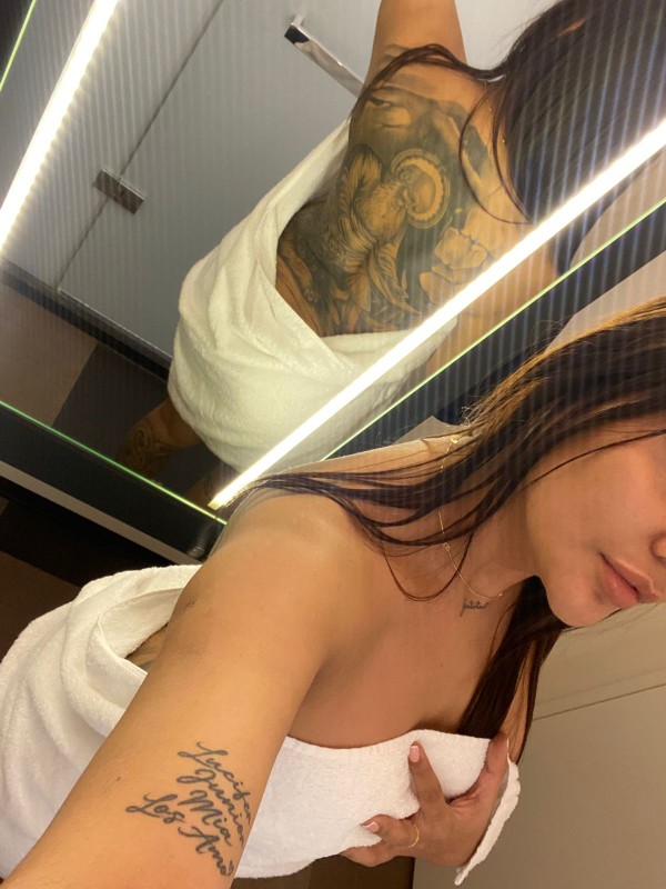 DELEITATE CON MIS DELICIOSAS MANOS,PERFECTAS PARA TI