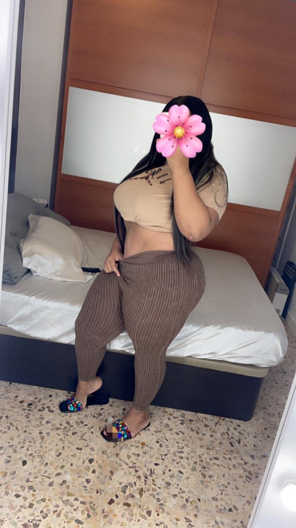 ASFIXIATE EN ESTE GRAN CULAZO MORENA FIESTERA JUGUETONA Y MORBOSA, CALIENTE