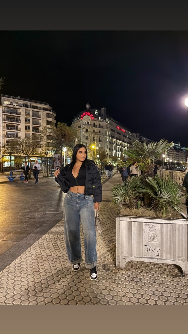 MUJER CON POLLA REAL SIN ENGAÑO ,FOTOS CASERAS