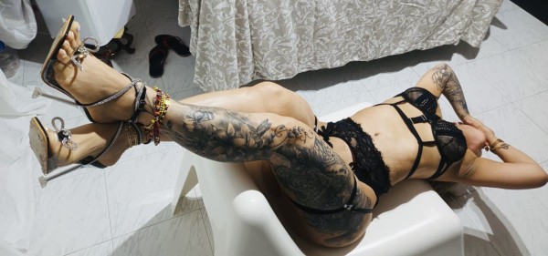 Diana caliente mi cuerpo arde en llamas