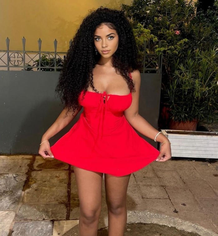 Escort vip muy bonita primera. Vez en Irun