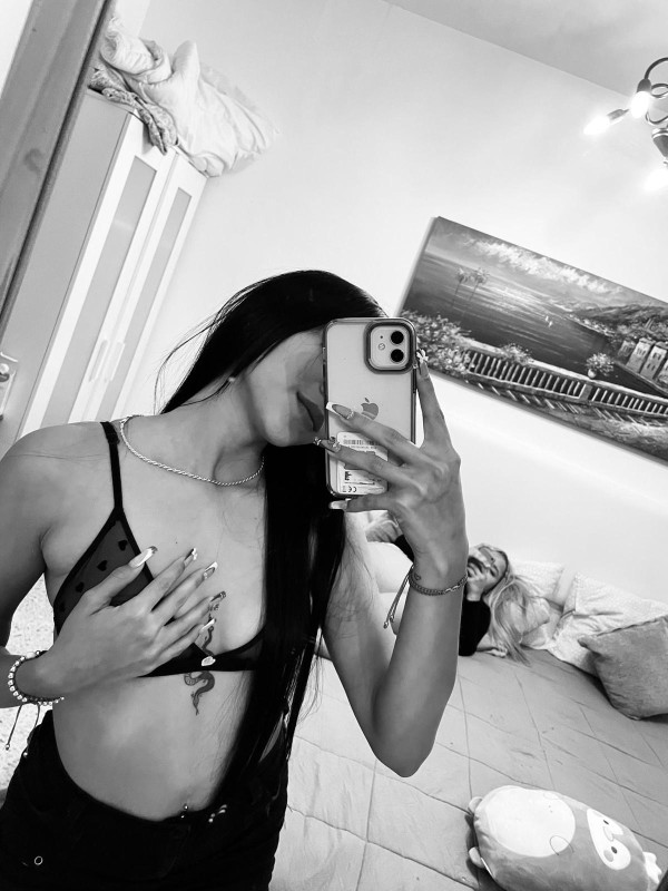 HOLA AMOR SOY CHANTAL UNA JOVENCITA MUY MORBOSA 24H