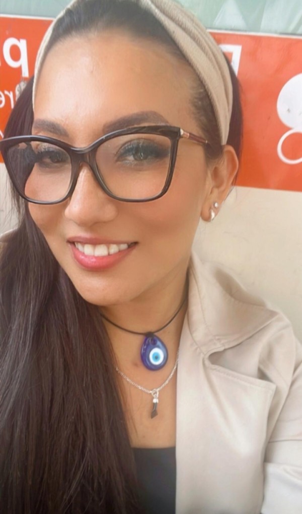 BOMBA DE SEXO FIESTERA INSACIABLE LA DIOSA DE LA MAMADA AL TOPE