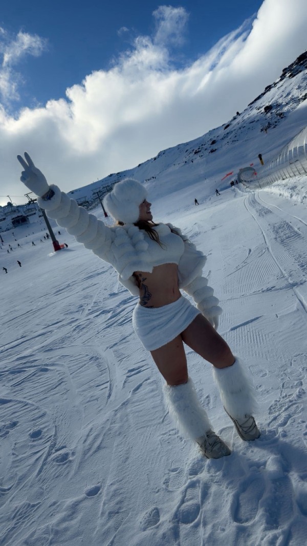 Laura paisa 23 años 20CM Y GRUESA