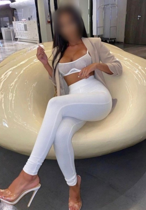 Nati Hermosa dominicana  en Torrelavega