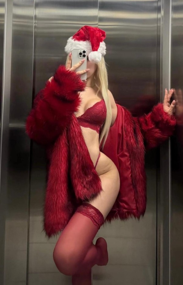 ANGELA 26 años, CHICA TRANS EXUBERANTE, SENSUAL y muy JUGUETONA