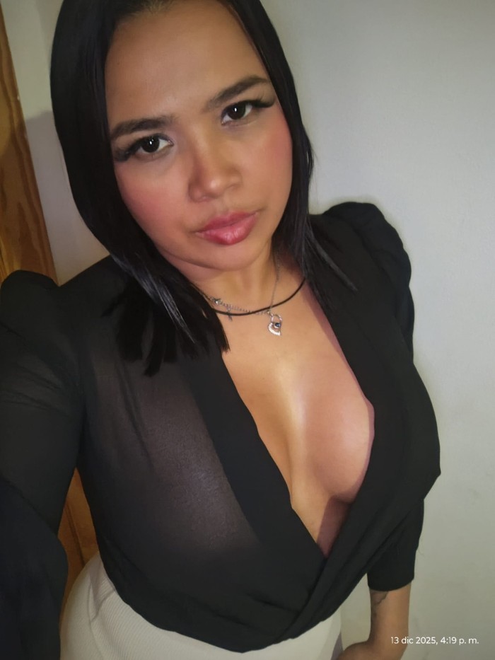 LATINA HERMOSA HARE QUE EL TIEMPO NO PASE CONTIGO