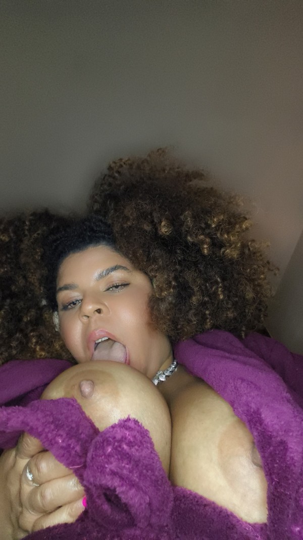 Curvilínea sexy fiestera pechos grandes nueva en Madrid