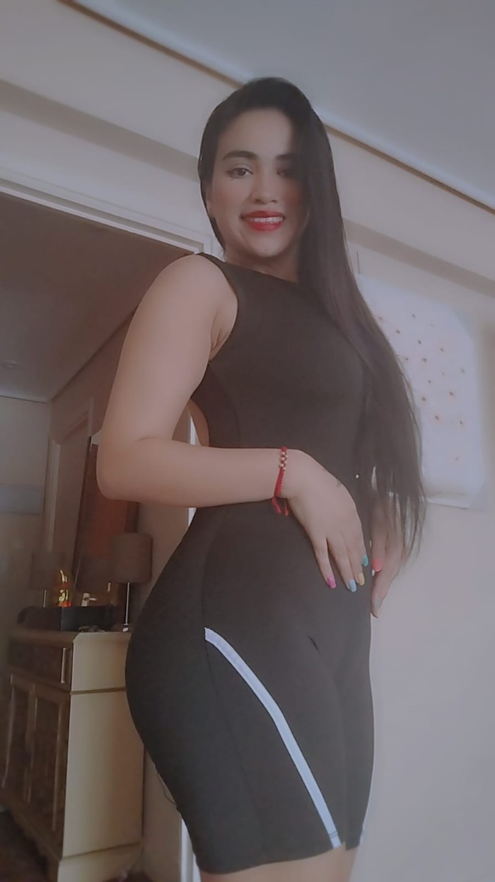 guapa divertida super complaciente con ganas de fo