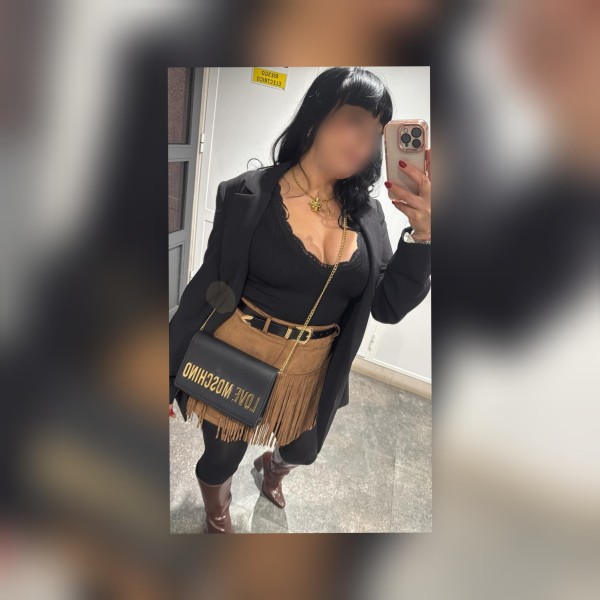 URUGUAYA SOFOSTICADA PARA CABALLEROS EXIGENTES