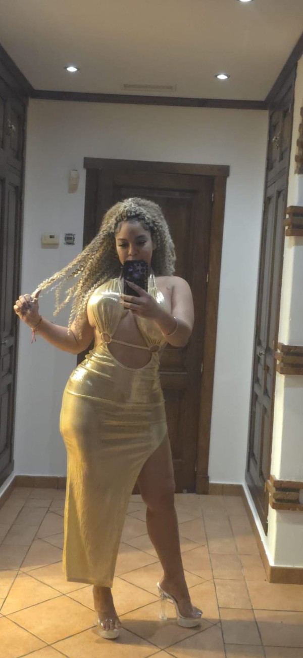 Primitas juguetonas, hermosas  y fiesteras unas putitas Golosas