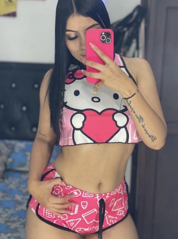 SEXY MORENA FIESTERA