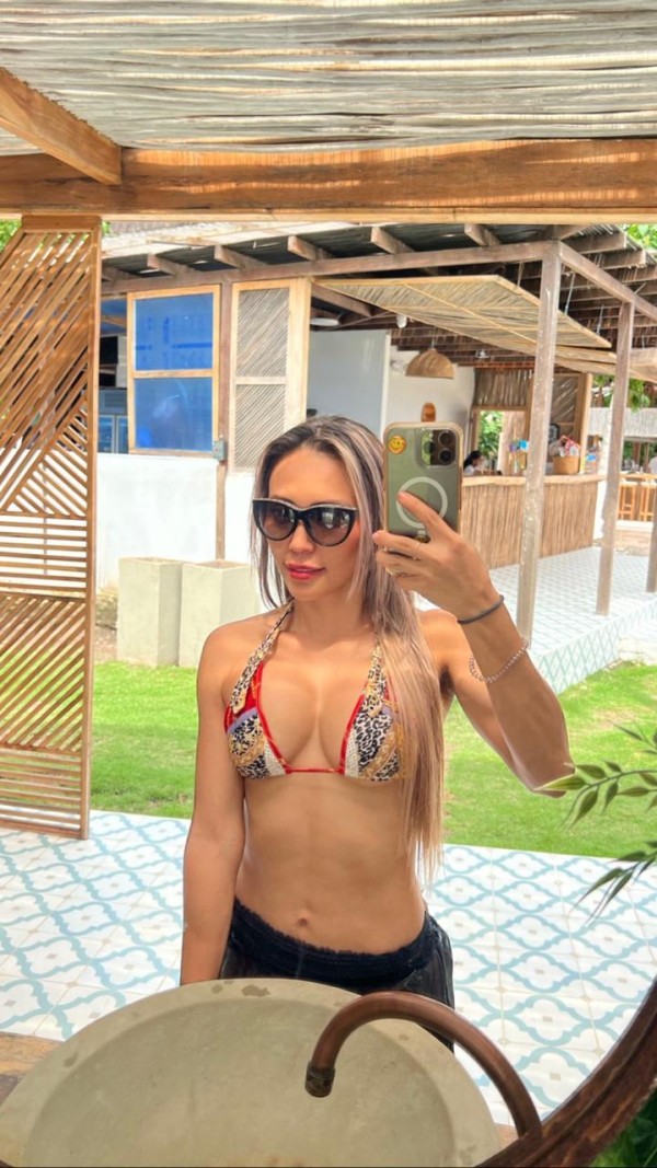 EN ANDORRA LA VELLA ENCANTADORA ARDIENTE  NOVEDAD