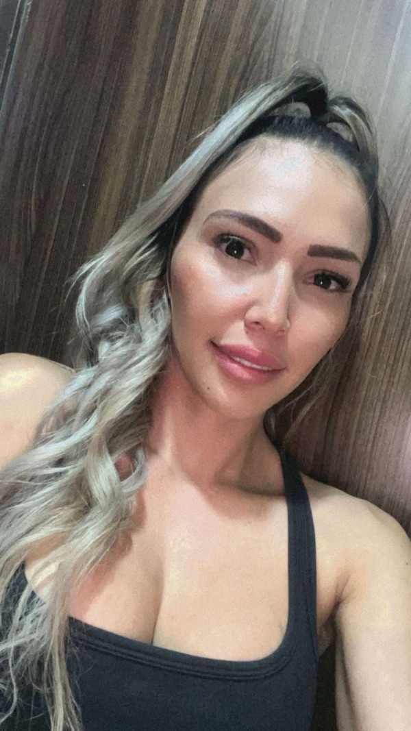 EN ANDORRA LA VELLA ENCANTADORA ARDIENTE NOVEDAD