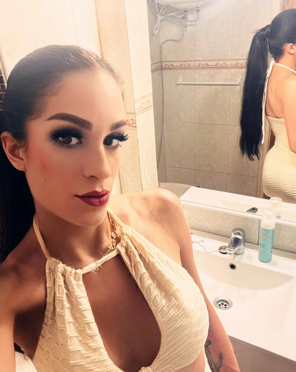 EN RONDA DE CAPUCHINO…CHICA TRANS ACTIVA VERSATI