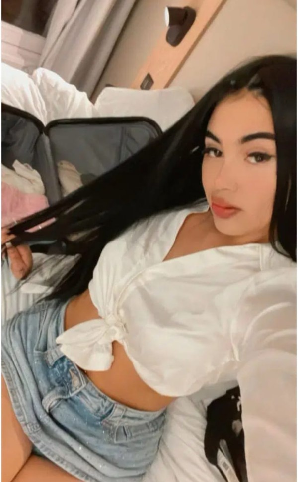 NOVEDAD JOVENCITA 21 AÑOS SOLO SALIDAS NO TENGO SITIO