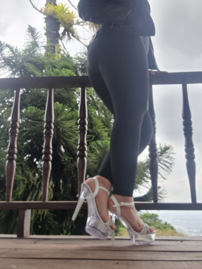 JHOANA MILF MADURITA MASAJISTA SEXY.. RECIEN LLEGADA A PALMA DE MALLORCA