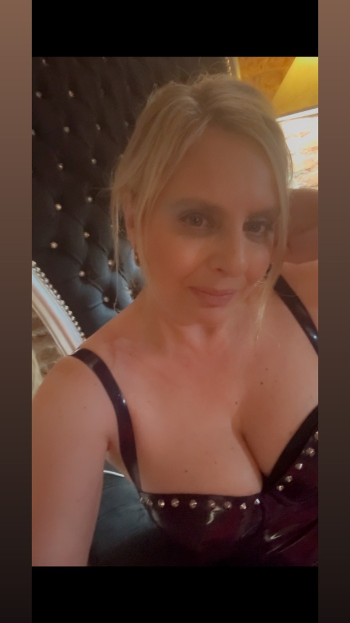 SESIONES BDSM ONLINE Y PRESENCIAL MAZMORRA PROPIA