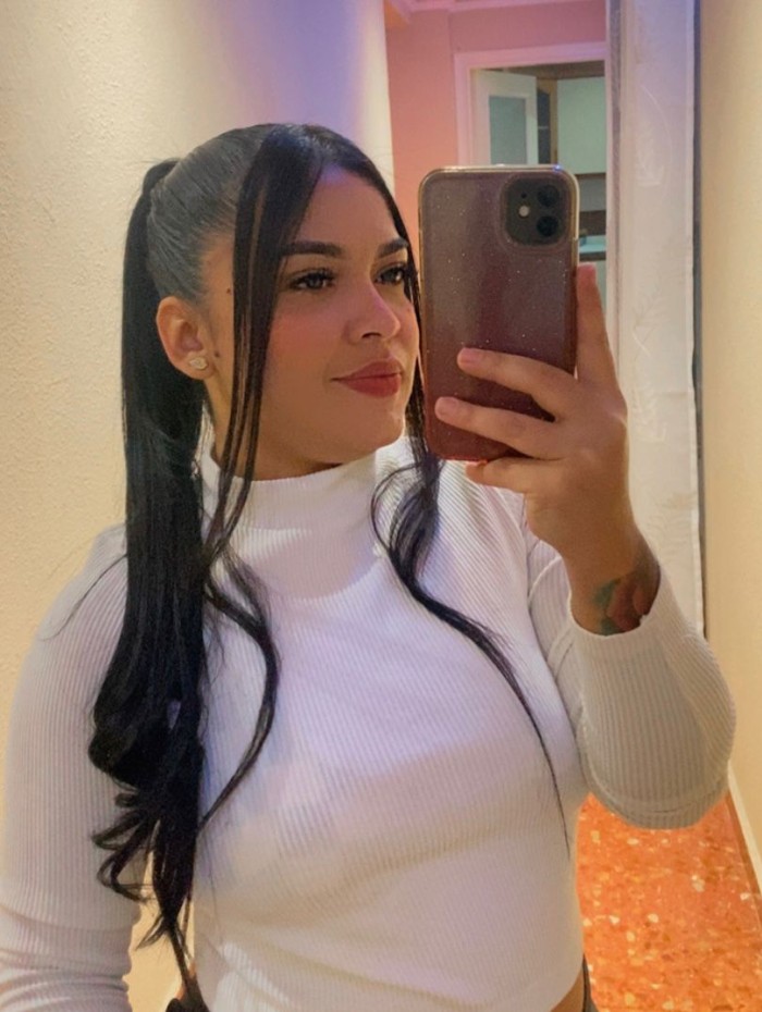 SOY SARA, UNA COLOMBIANA BIEN CACHONDA Y FIESTERA